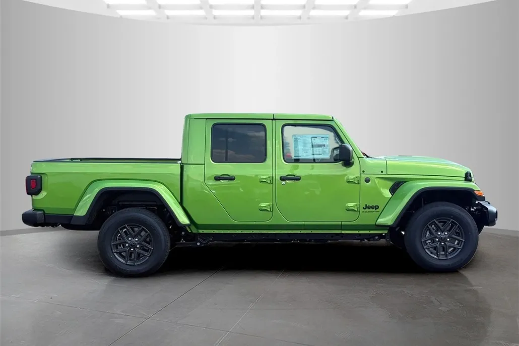 2025 Jeep Gladiator Sport S photo 1