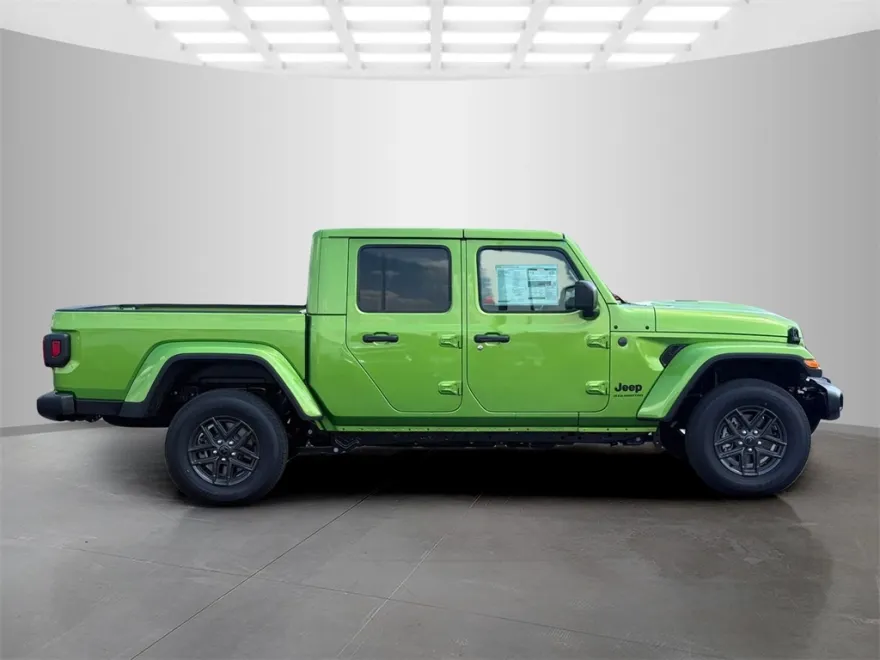 2025 Jeep Gladiator Sport S photo 1