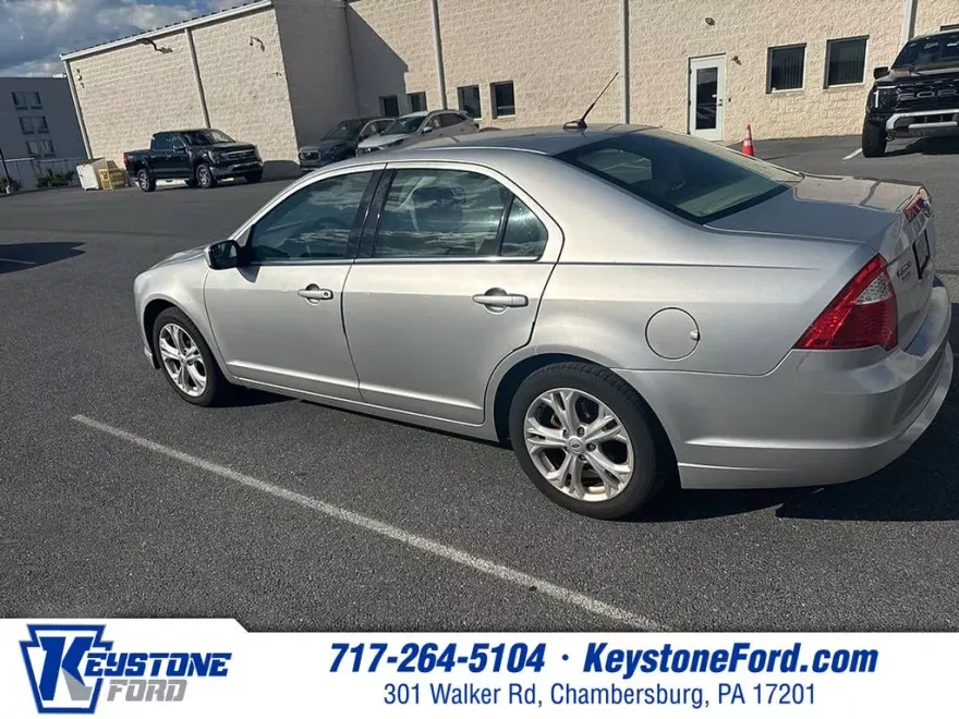 2012 Ford Fusion SE photo 1