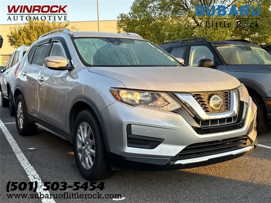 2020 Nissan Rogue SV photo 1