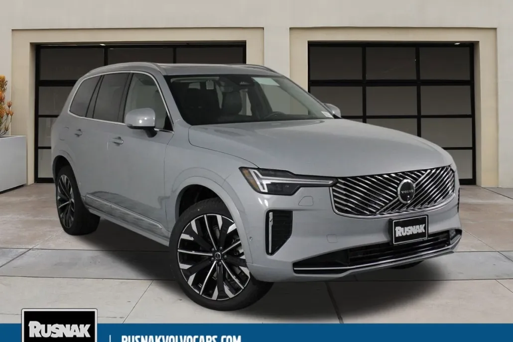 2025 Volvo XC90 photo 1