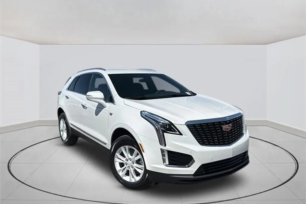 2025 Cadillac XT5 Luxury photo 1