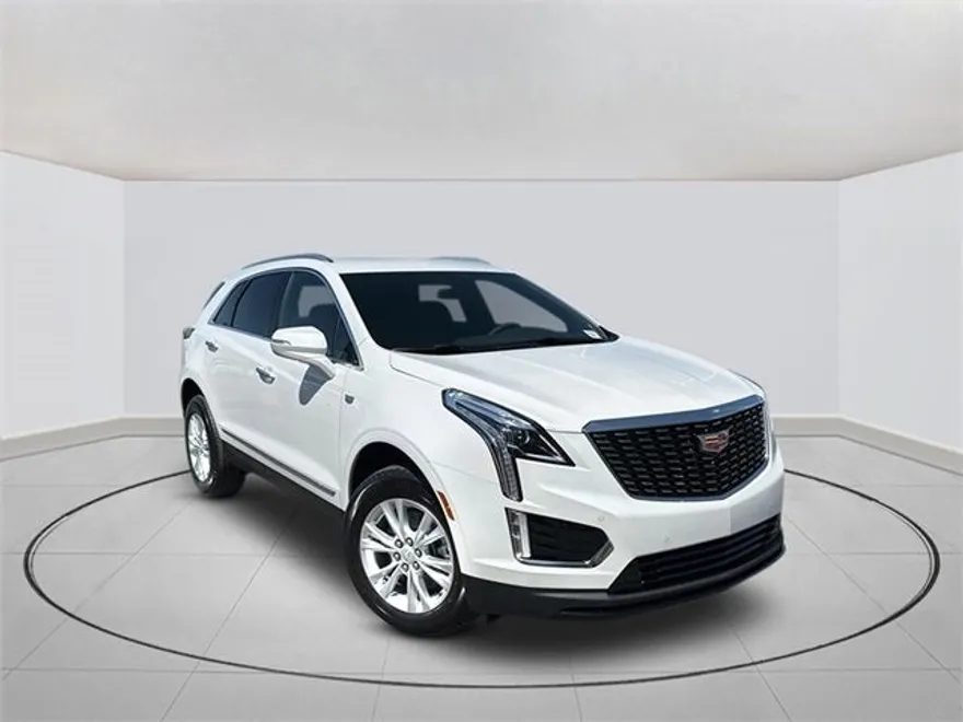 2025 Cadillac XT5 Luxury photo 1