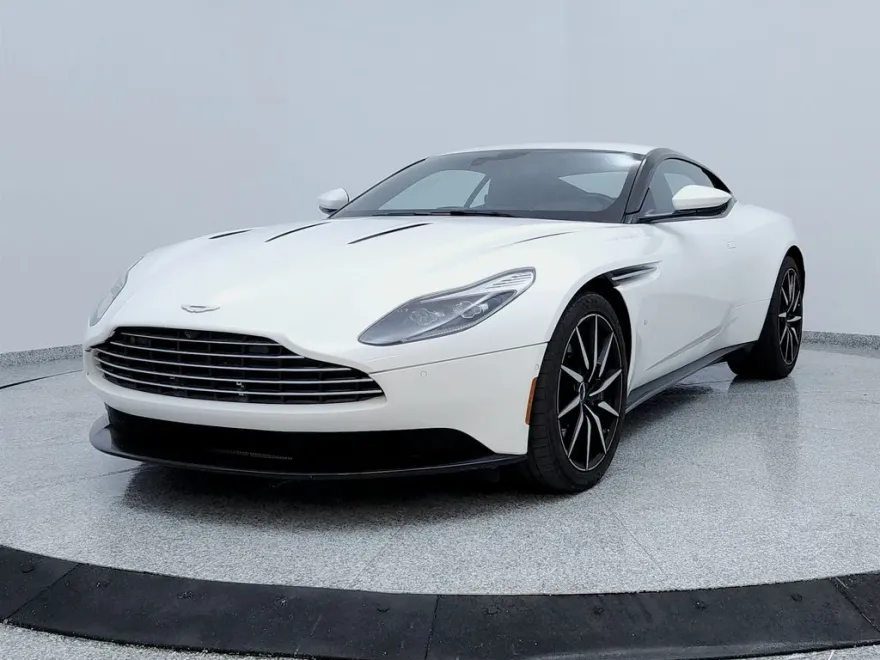 2018 Aston Martin DB11 photo 1