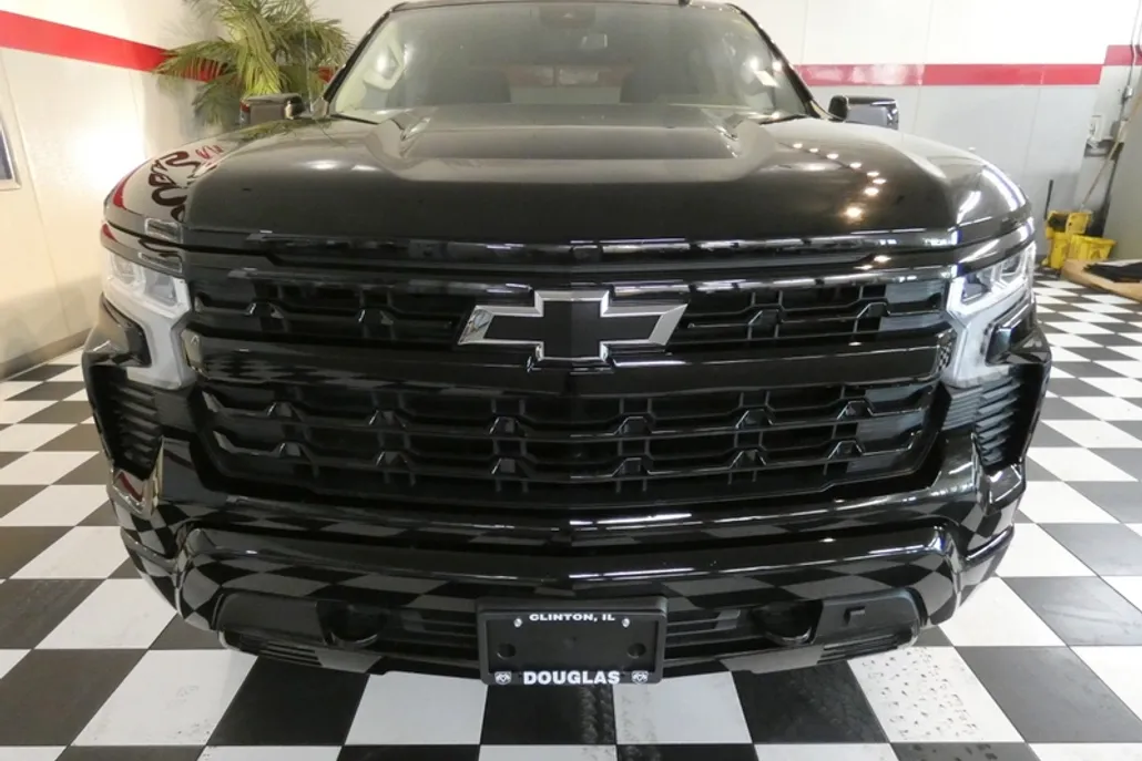 2023 Chevrolet Silverado 1500 RST photo 1
