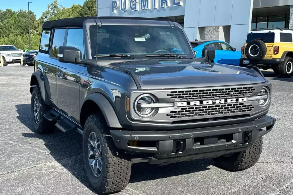2024 Ford Bronco Badlands photo 1