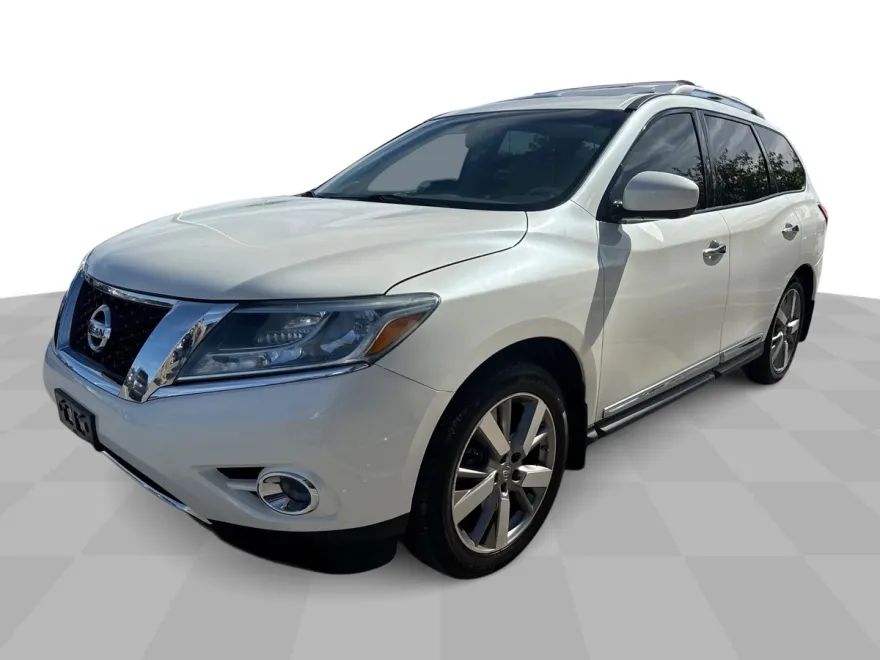 2015 Nissan Pathfinder Platinum photo 1