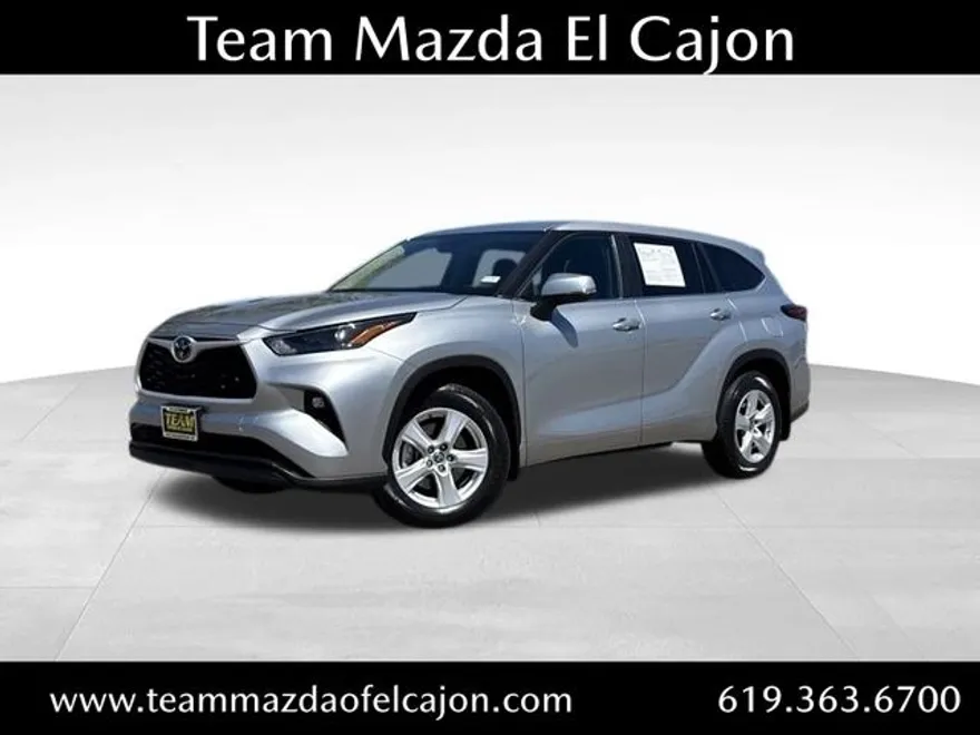 2024 Toyota Highlander LE photo 1