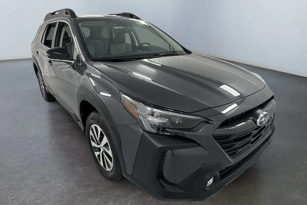 2025 Subaru Outback Premium photo 1