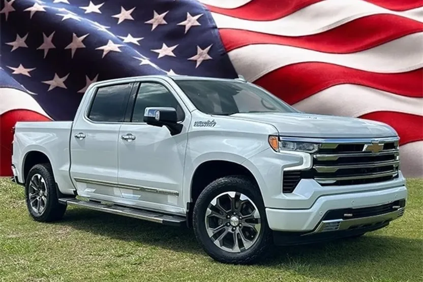 2024 Chevrolet Silverado 1500 High Country photo 1
