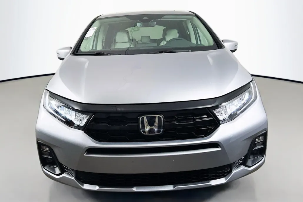 2026 Honda Odyssey Touring photo 1