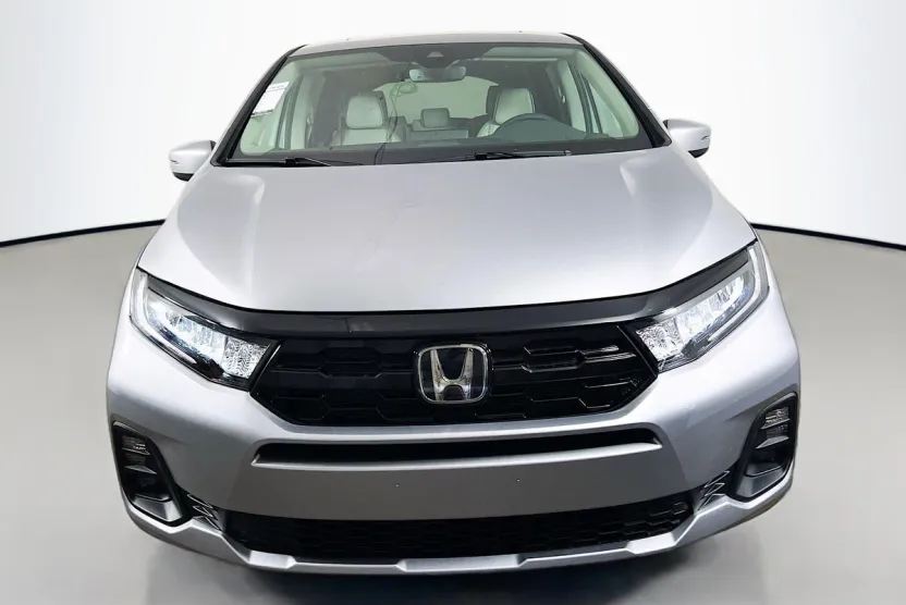 2026 Honda Odyssey Touring photo 1