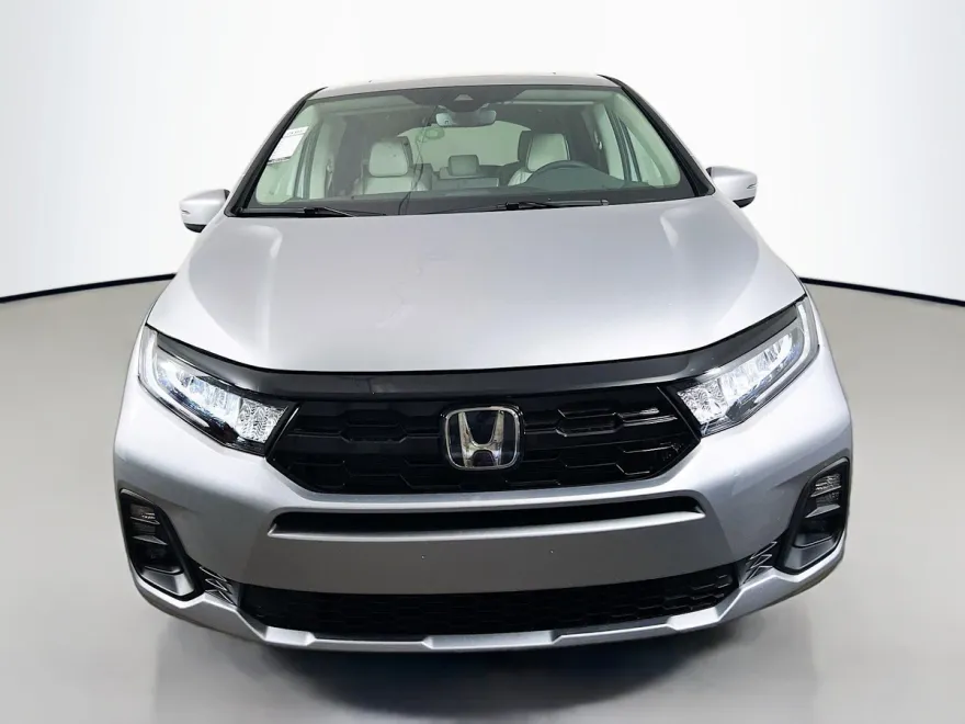 2026 Honda Odyssey Touring photo 1