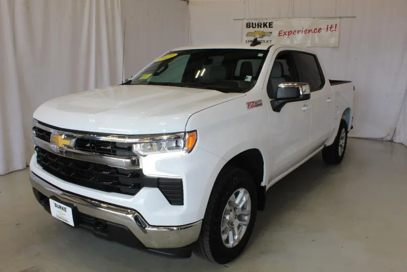 2023 Chevrolet Silverado 1500 LT photo 1