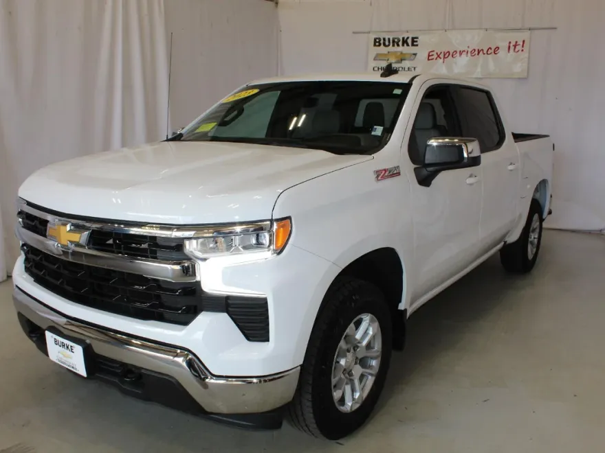 2023 Chevrolet Silverado 1500 LT photo 1