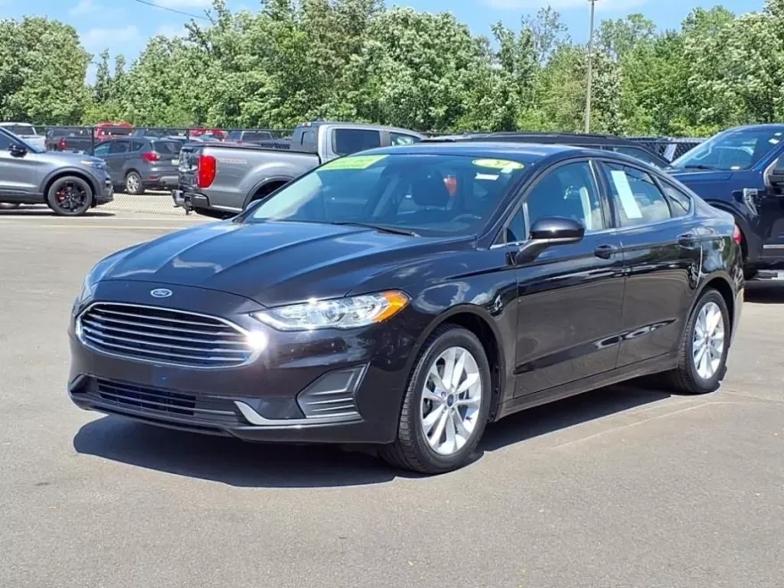 2020 Ford Fusion SE photo 1