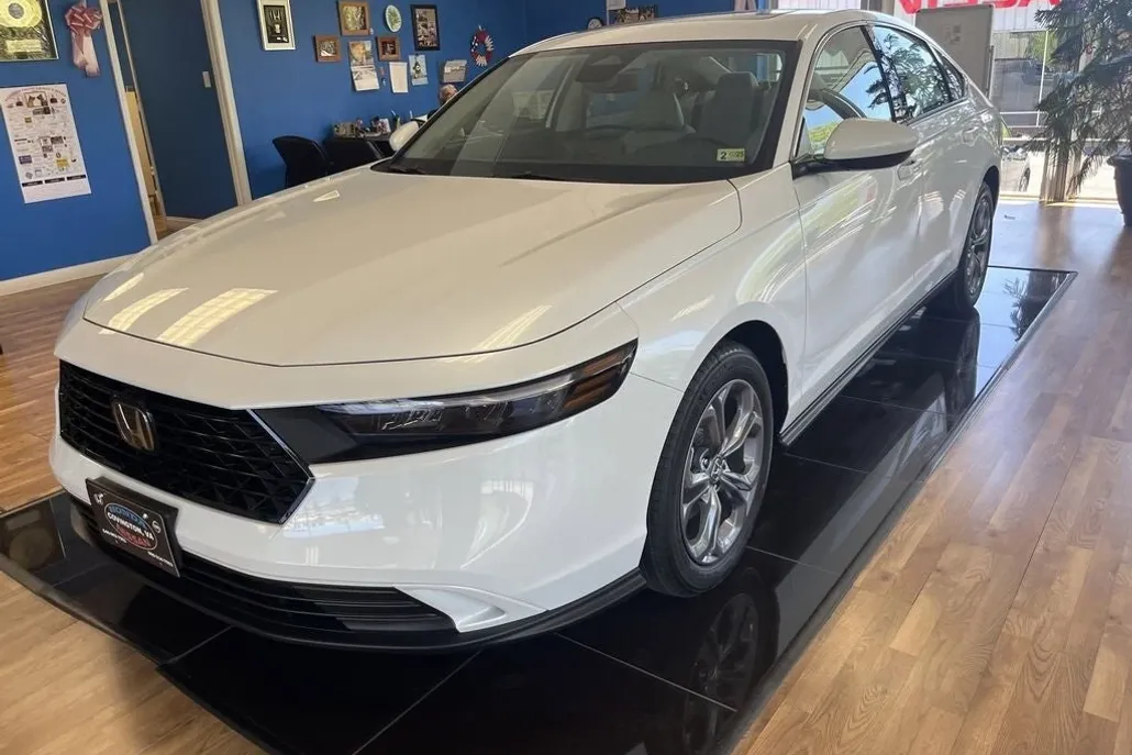 2024 Honda Accord EX photo 1