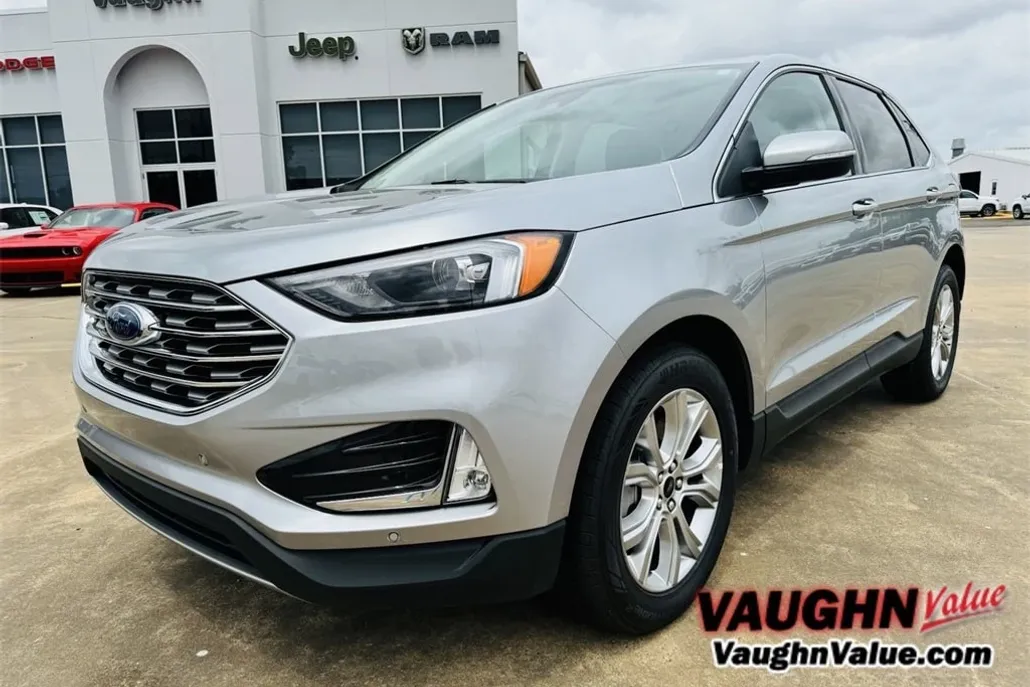 2024 Ford Edge Titanium photo 1