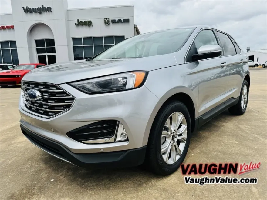 2024 Ford Edge Titanium photo 1