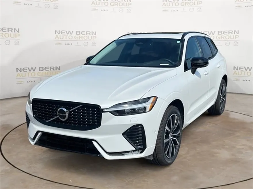 2024 Volvo XC60 B5 Plus photo 1