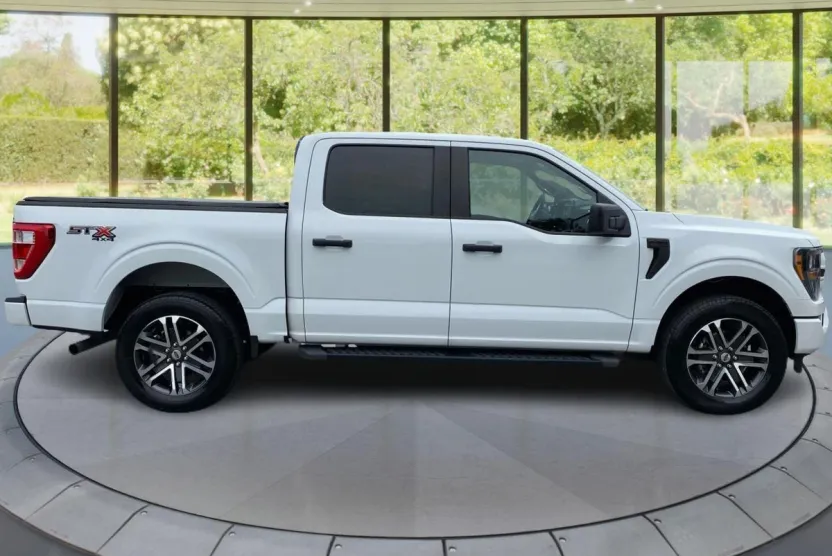 2023 Ford F-150 XL photo 1