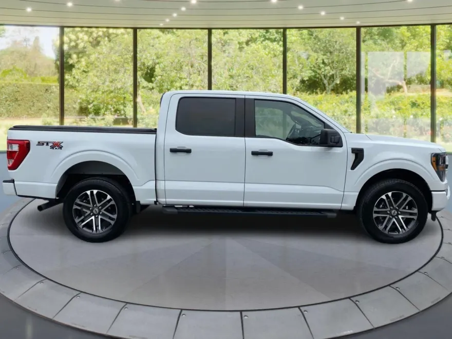 2023 Ford F-150 XL photo 1