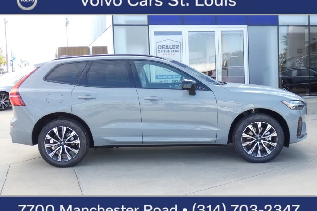 2025 Volvo XC60 B5 Core photo 1