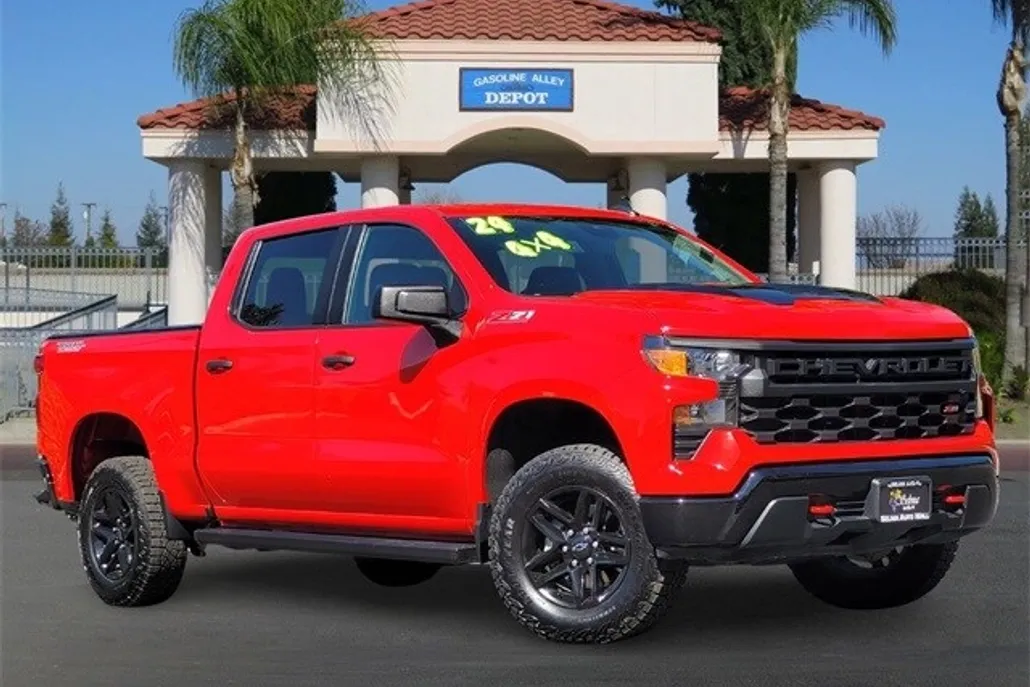 2024 Chevrolet Silverado 1500 Custom Trail Boss photo 1