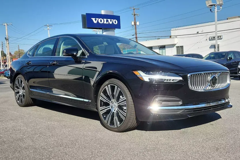 2025 Volvo S90 photo 1