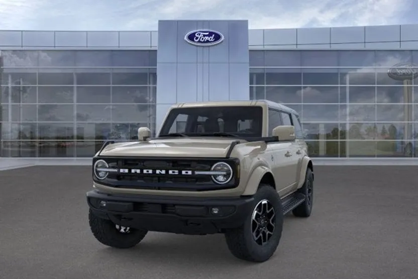 2025 Ford Bronco Outer Banks photo 1