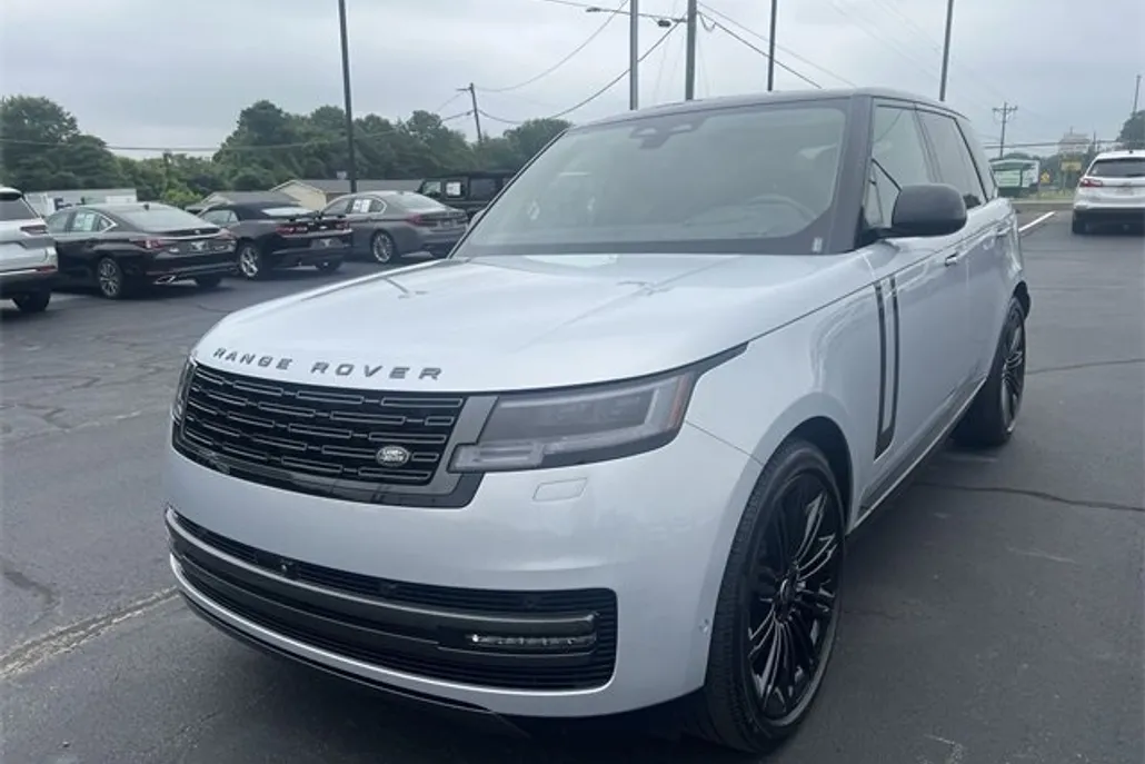 2025 Land Rover Range Rover SE photo 1