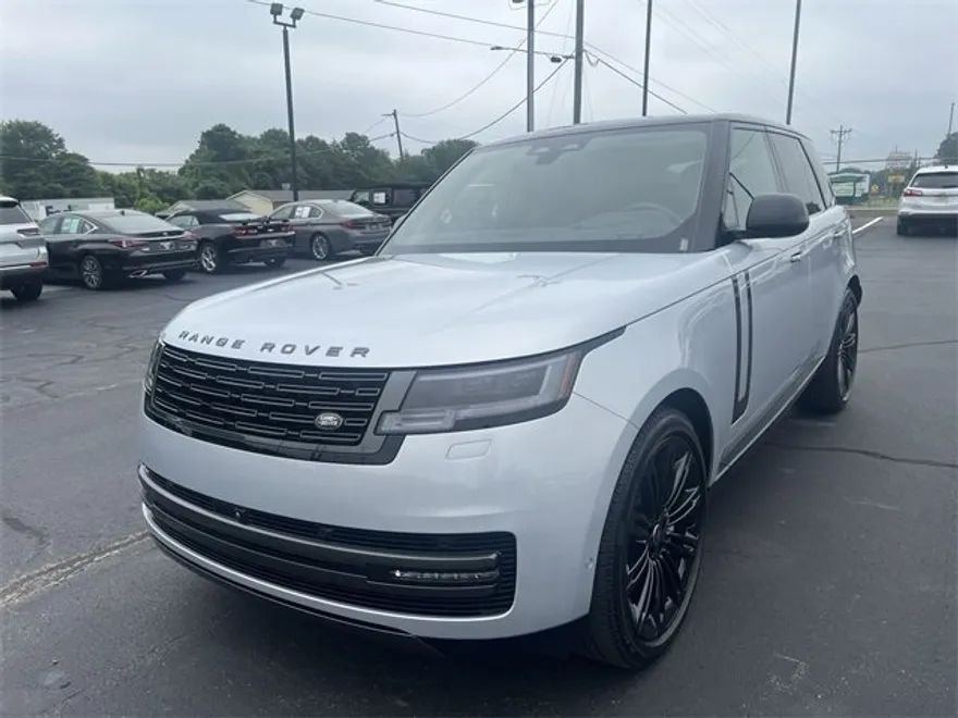 2025 Land Rover Range Rover SE photo 1