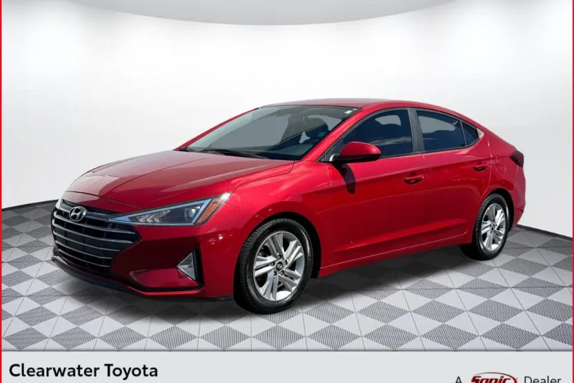 2019 Hyundai Elantra SEL photo 1