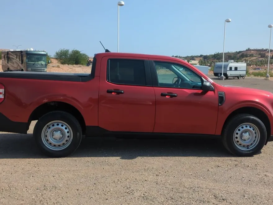 2024 Ford Maverick XL photo 1