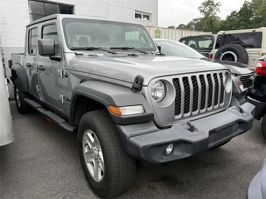 2020 Jeep Gladiator Sport photo 1