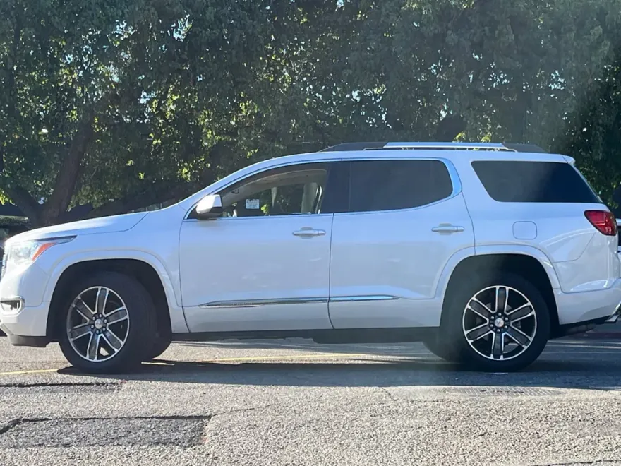 2018 Gmc Acadia Denali photo 1
