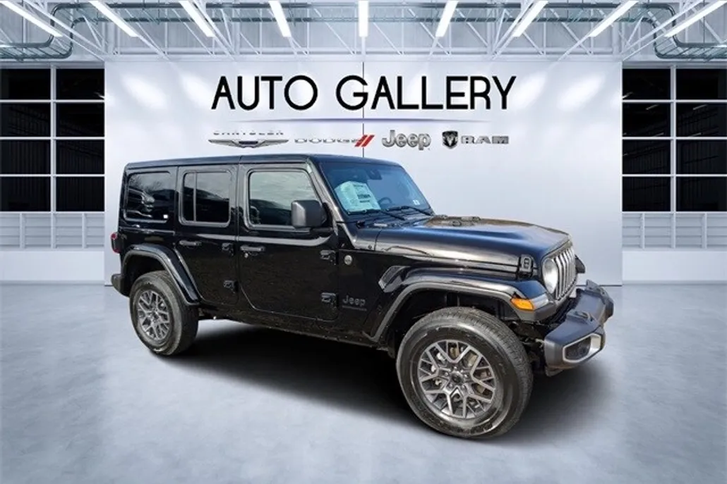 2025 Jeep Wrangler Sahara photo 1