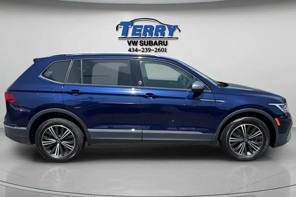 2024 Volkswagen Tiguan SE Wolfsburg Edition photo 1