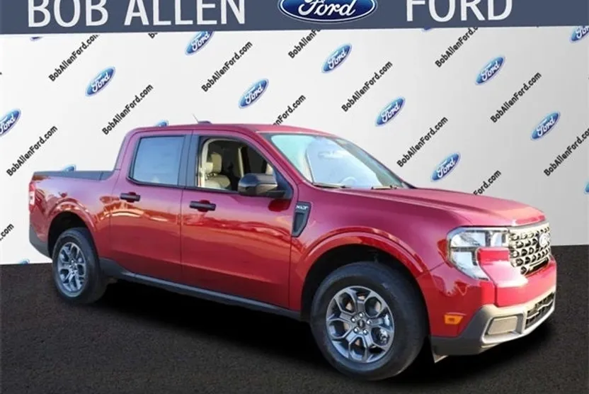2025 Ford Maverick XLT photo 1