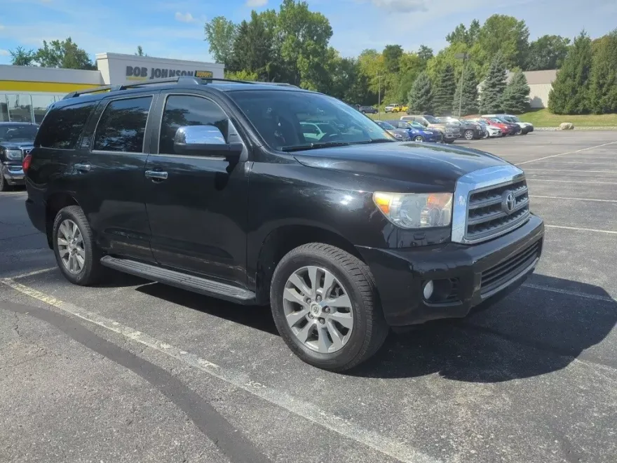 2016 Toyota Sequoia Limited photo 1