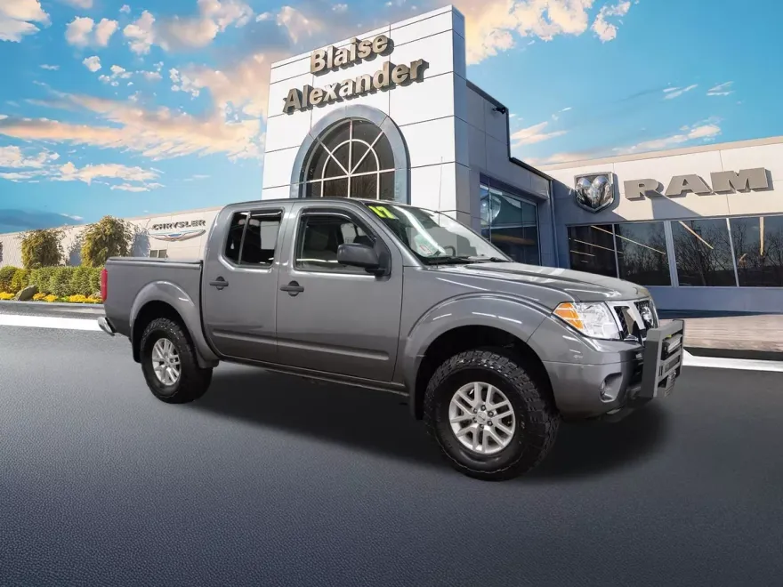 2017 Nissan Frontier Crew Cab SV photo 1