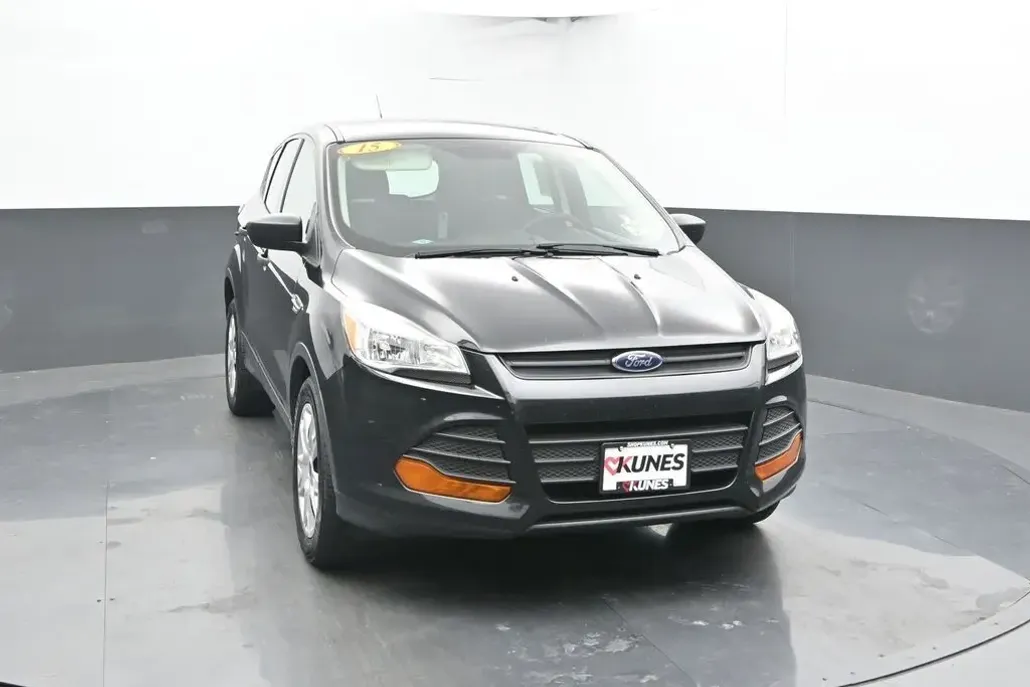 2015 Ford Escape S photo 1