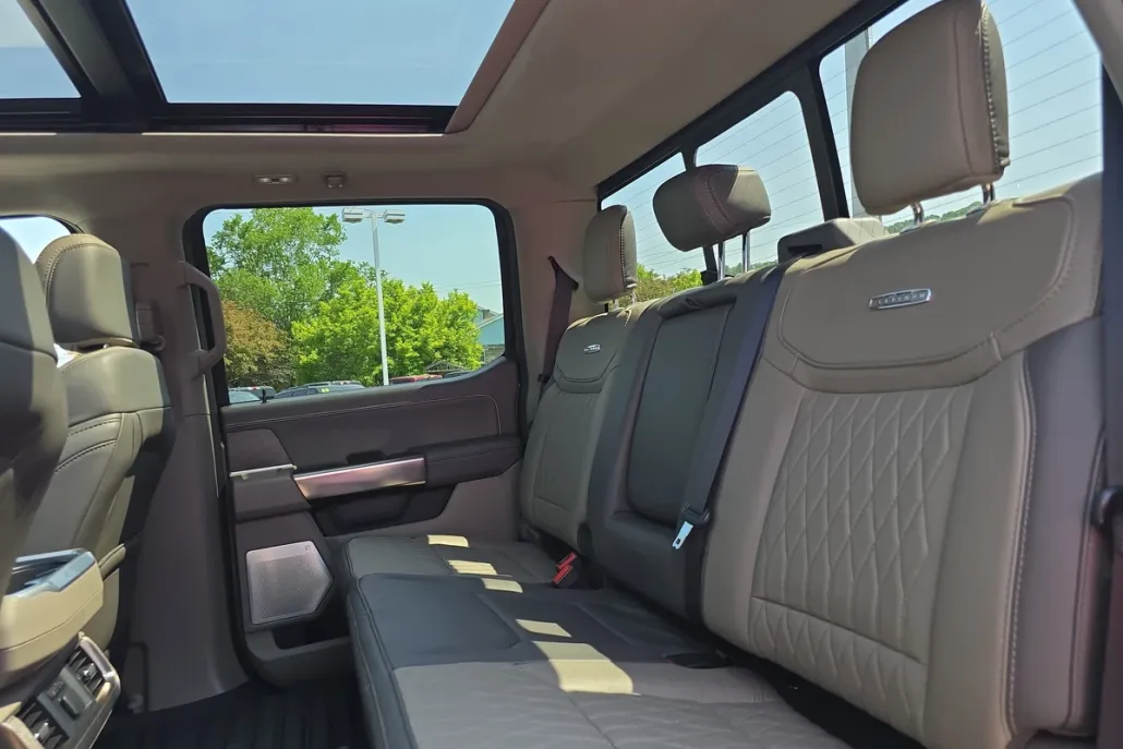 2024 Ford F-150 Platinum photo 1