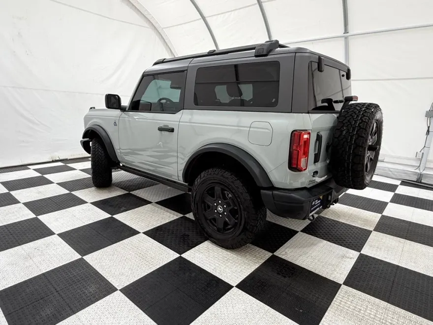 2024 Ford Bronco Black Diamond photo 1