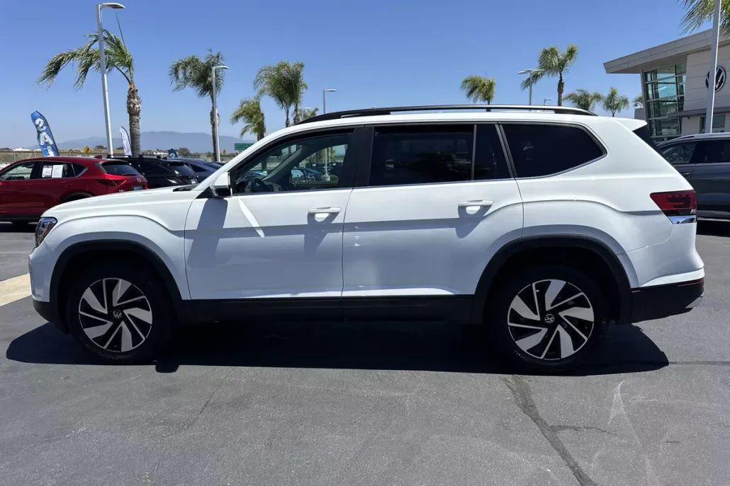 2025 Volkswagen Atlas SE Technology photo 1