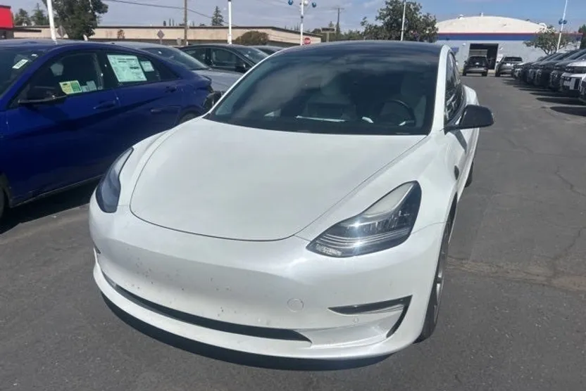2020 Tesla Model 3 Standard Range Plus photo 1