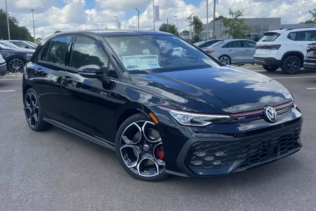 2025 Volkswagen Golf GTI Autobahn photo 1
