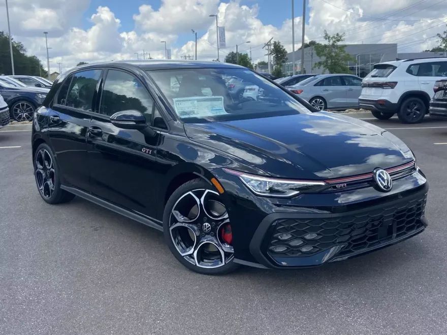 2025 Volkswagen Golf GTI Autobahn photo 1