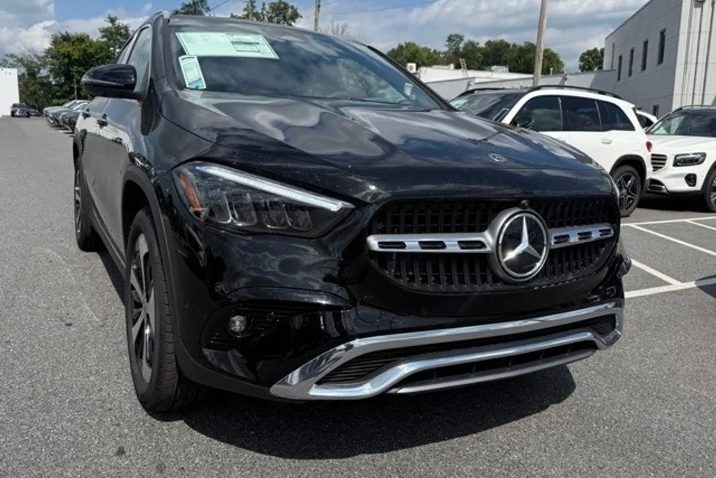2026 Mercedes Benz GLA 250 4MATIC photo 1