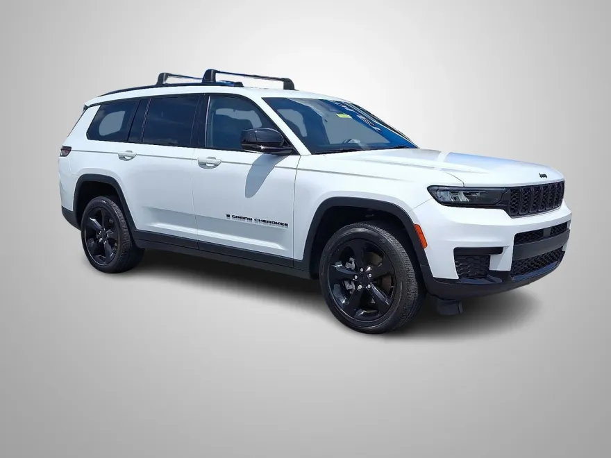 2022 Jeep Grand Cherokee Altitude photo 1
